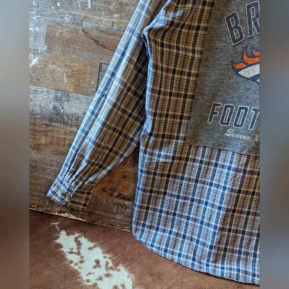 New Upcycled Handcrafted Dip Dyed Button Down Shirt With Denver Broncos Logo - Picture 7 of 15